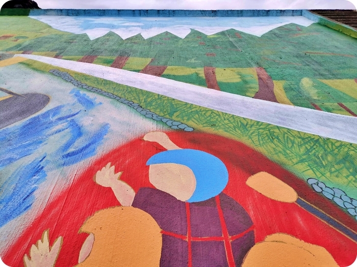 三星彩繪堤防⎪超大稻草人、彩繪階梯，立體小火車開到你眼前，堤防大變身，一起來同框拍照吧！ @捲捲頭 Wonderful 品味。生活