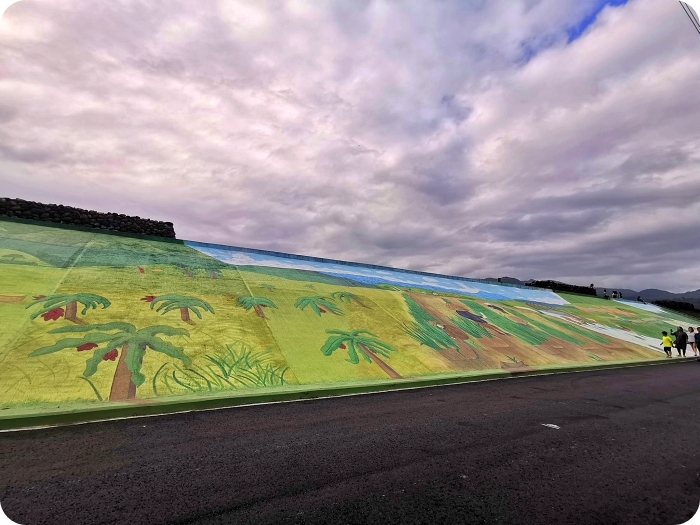 三星彩繪堤防⎪超大稻草人、彩繪階梯，立體小火車開到你眼前，堤防大變身，一起來同框拍照吧！ @捲捲頭 Wonderful 品味。生活
