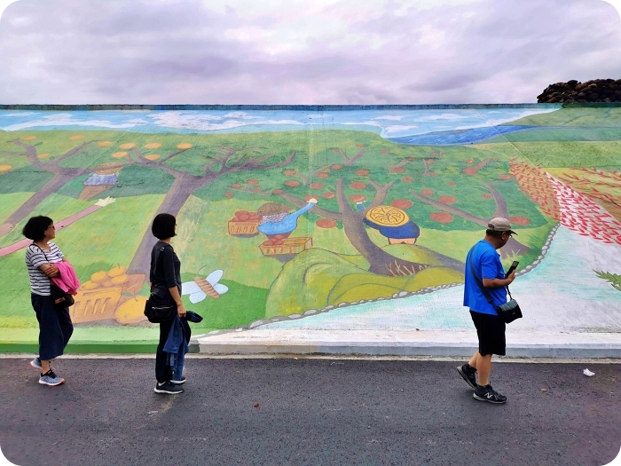 三星彩繪堤防⎪超大稻草人、彩繪階梯，立體小火車開到你眼前，堤防大變身，一起來同框拍照吧！ @捲捲頭 Wonderful 品味。生活