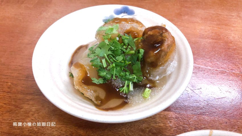 厚呷鹿港大腸麵線,台中火車站後站必吃銅板美食,脆皮肉圓真的有夠好吃!內文附詳細菜單介紹。 @熊寶小榆の旅遊日記