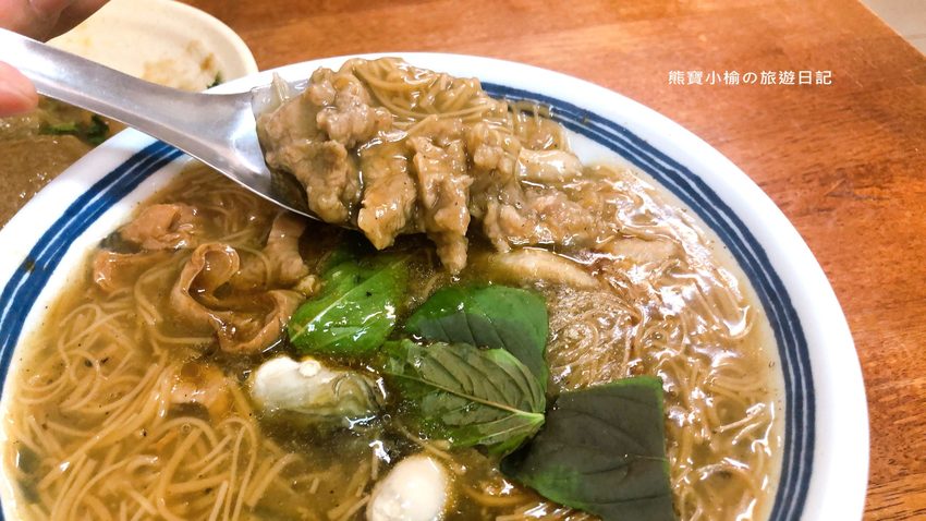 厚呷鹿港大腸麵線,台中火車站後站必吃銅板美食,脆皮肉圓真的有夠好吃!內文附詳細菜單介紹。 @熊寶小榆の旅遊日記