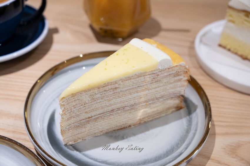 【台中北區】香緹果子咖啡館│號稱台中版HARBS水果千層蛋糕太驚艷！鮮乳雪紡濃郁奶香超綿密。台中甜點下午茶推薦 - 貪吃猴的幻想