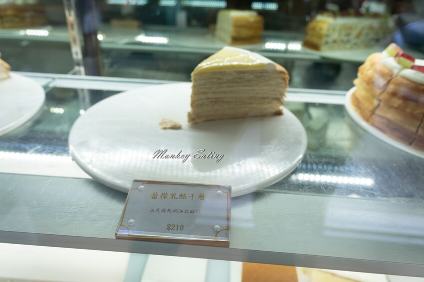 【台中北區】香緹果子咖啡館│號稱台中版HARBS水果千層蛋糕太驚艷！鮮乳雪紡濃郁奶香超綿密。台中甜點下午茶推薦 - 貪吃猴的幻想