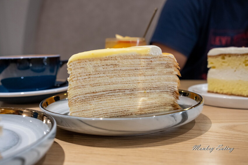 【台中北區】香緹果子咖啡館│號稱台中版HARBS水果千層蛋糕太驚艷！鮮乳雪紡濃郁奶香超綿密。台中甜點下午茶推薦 - 貪吃猴的幻想