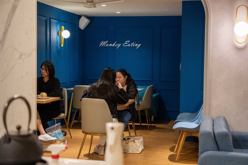 【台中北區】香緹果子咖啡館│號稱台中版HARBS水果千層蛋糕太驚艷！鮮乳雪紡濃郁奶香超綿密。台中甜點下午茶推薦 - 貪吃猴的幻想