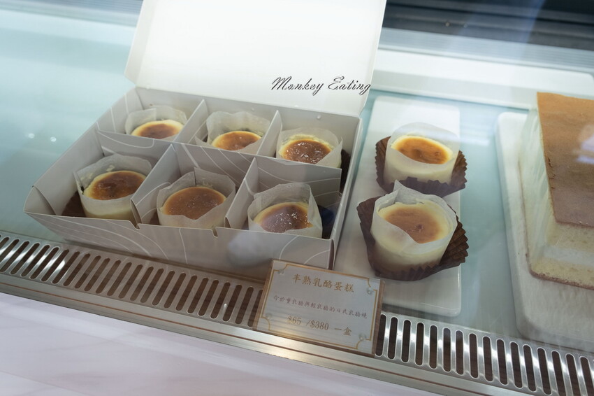 【台中北區】香緹果子咖啡館│號稱台中版HARBS水果千層蛋糕太驚艷！鮮乳雪紡濃郁奶香超綿密。台中甜點下午茶推薦 - 貪吃猴的幻想