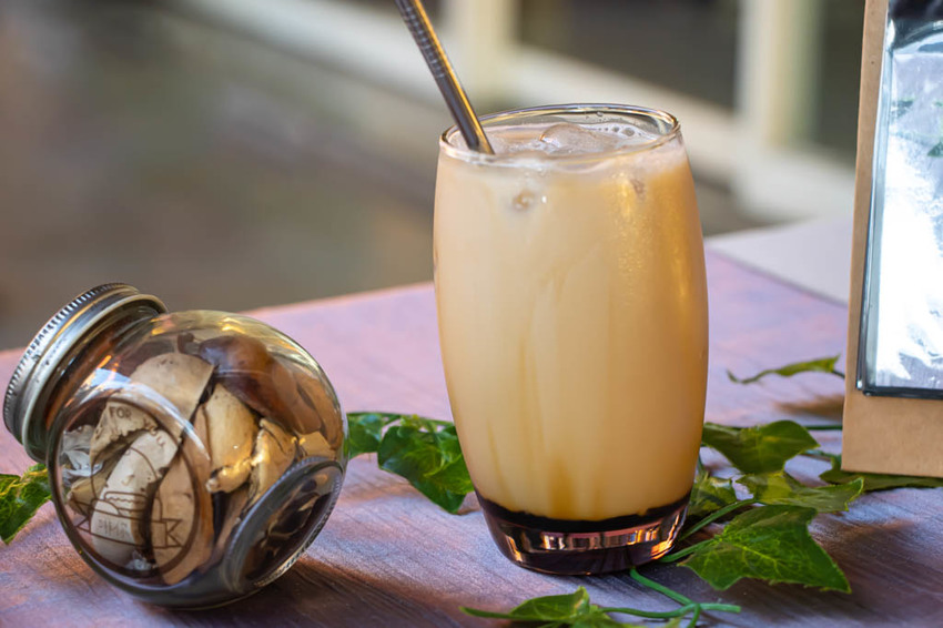 台中烏日，Only for you 啡你莫屬，單支咖啡串遍全場，讓你品嚐到不同風味。 - 微笑Joe幸運