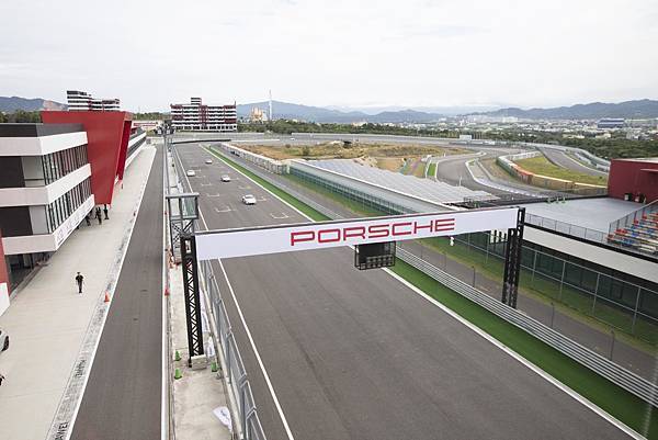 台中麗寶T11.T12賽車主題旅店 - 9