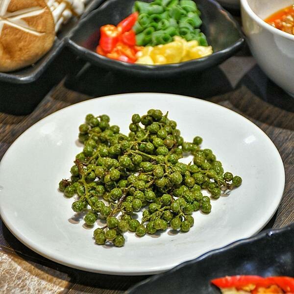 【桃園龜山】舞之椒頂級麻辣鴛鴦鍋 | 手工炒製麻辣鍋底,鍋底無限續加,精選優質食材,林口精緻麻辣鍋,林口長庚美食,老饕必吃餐廳,寵物友善餐廳