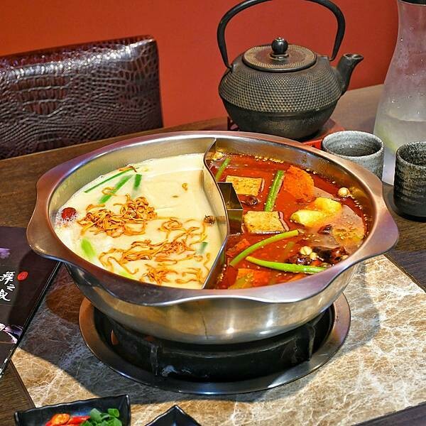 【桃園龜山】舞之椒頂級麻辣鴛鴦鍋 | 手工炒製麻辣鍋底,鍋底無限續加,精選優質食材,林口精緻麻辣鍋,林口長庚美食,老饕必吃餐廳,寵物友善餐廳