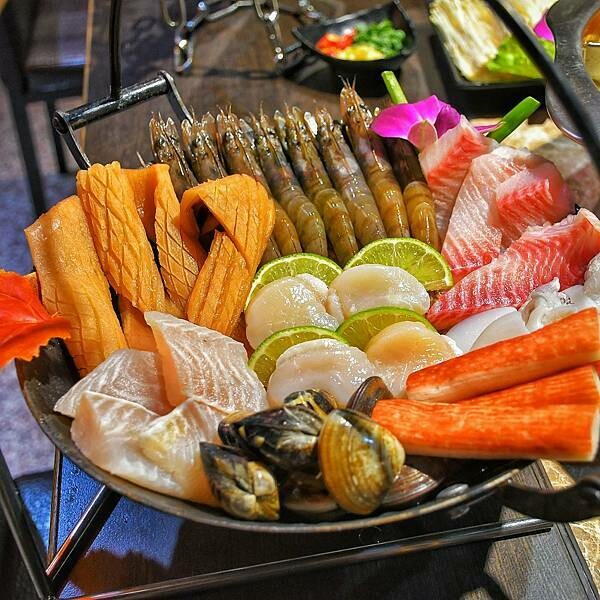 【桃園龜山】舞之椒頂級麻辣鴛鴦鍋 | 手工炒製麻辣鍋底,鍋底無限續加,精選優質食材,林口精緻麻辣鍋,林口長庚美食,老饕必吃餐廳,寵物友善餐廳