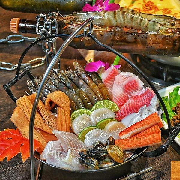 【桃園龜山】舞之椒頂級麻辣鴛鴦鍋 | 手工炒製麻辣鍋底,鍋底無限續加,精選優質食材,林口精緻麻辣鍋,林口長庚美食,老饕必吃餐廳,寵物友善餐廳