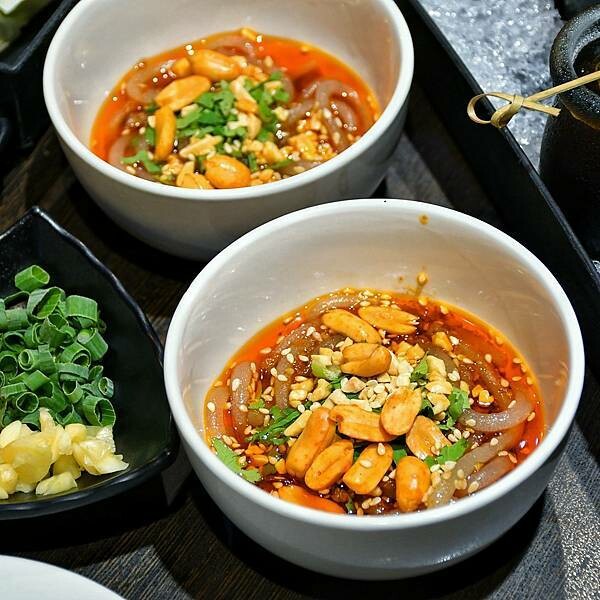 【桃園龜山】舞之椒頂級麻辣鴛鴦鍋 | 手工炒製麻辣鍋底,鍋底無限續加,精選優質食材,林口精緻麻辣鍋,林口長庚美食,老饕必吃餐廳,寵物友善餐廳