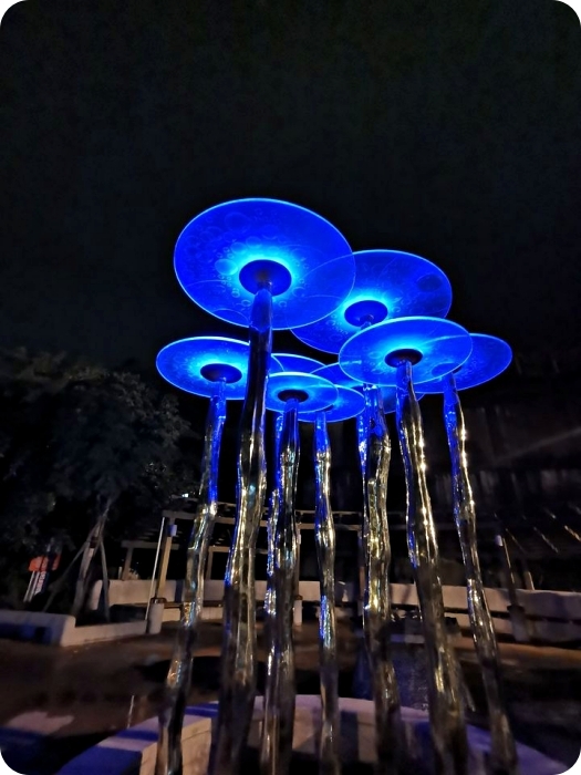 歡迎來到阿凡達世界⎪夜晚點燈一秒進入潘朵拉星球,冷泉公園大變身! @捲捲頭 Wonderful 品味。生活 歡迎來到阿凡達世界⎪夜晚點燈一秒進入潘朵拉星球,冷泉公園大變身! @捲捲頭 Wonderful 品味。生活