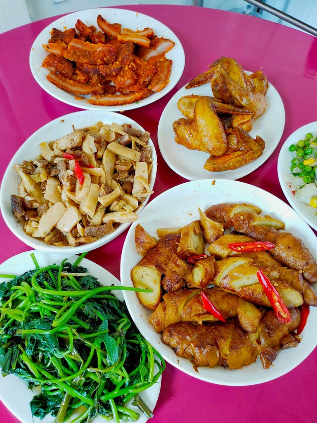 桃園大園美食-無名貨櫃早午餐-50元雞腿便當太佛心,圓夢老人在大園 @民宿女王芽月-美食.旅遊.全台趴趴走