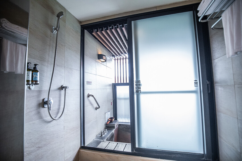 新北市金山區陽明山天籟渡假酒店|史上最強一泊8食,入住從早吃到晚!暢遊北台灣最大溫泉水樂園