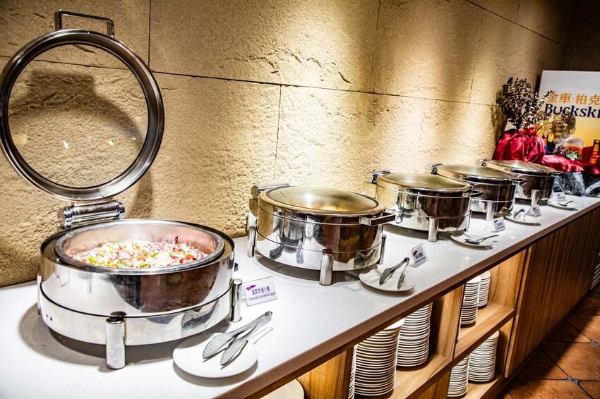 新北市金山區陽明山天籟渡假酒店|史上最強一泊8食,入住從早吃到晚!暢遊北台灣最大溫泉水樂園