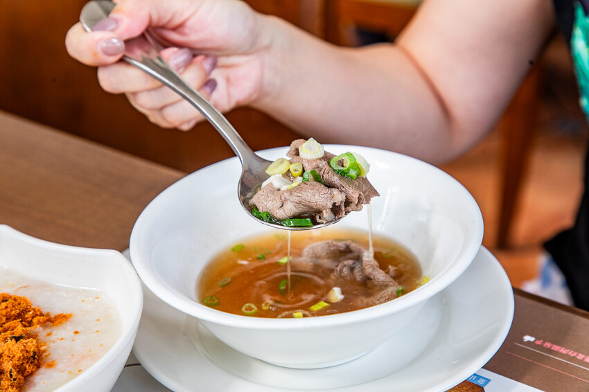 新北市金山區陽明山天籟渡假酒店|史上最強一泊8食,入住從早吃到晚!暢遊北台灣最大溫泉水樂園