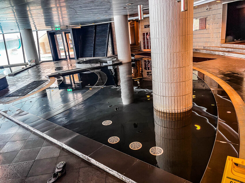 新北市金山區陽明山天籟渡假酒店|史上最強一泊8食,入住從早吃到晚!暢遊北台灣最大溫泉水樂園