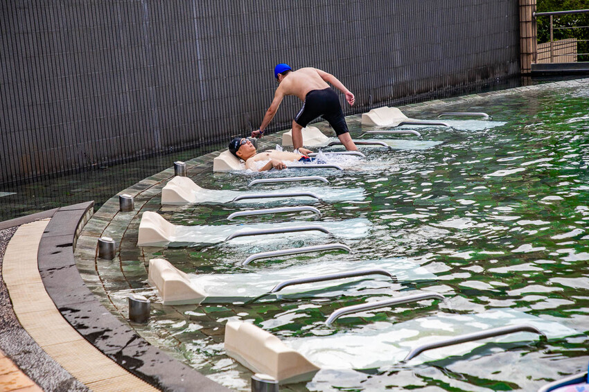 新北市金山區陽明山天籟渡假酒店|史上最強一泊8食,入住從早吃到晚!暢遊北台灣最大溫泉水樂園
