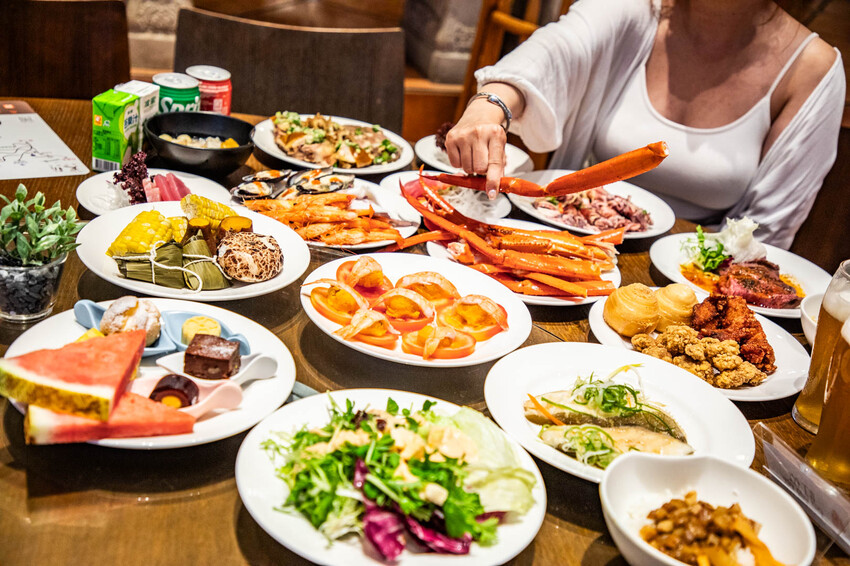 新北市金山區陽明山天籟渡假酒店|史上最強一泊8食,入住從早吃到晚!暢遊北台灣最大溫泉水樂園