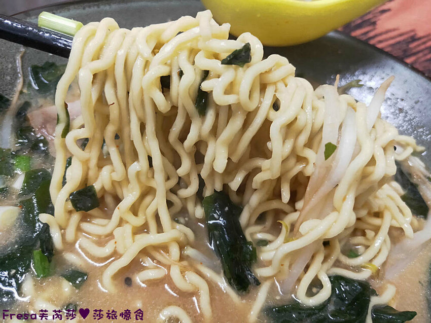 台南拉麵【乙勝拉麵】濃厚泡菜香！叉燒濃味噌！彈Ｑ麵條吸附湯汁超順口│關廟山西宮│關廟美食
