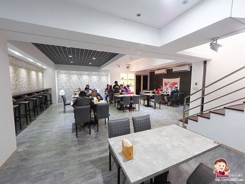 桃園中壢美食-蛤夏。麵-環東店-超浮誇的痛風麵，我的膝蓋怎麼有痛痛的港覺 @民宿女王芽月-美食.旅遊.全台趴趴走