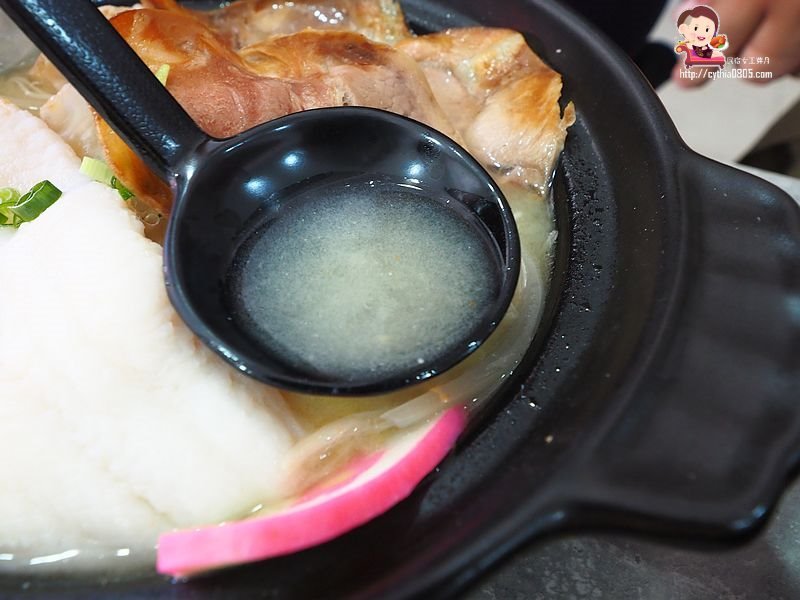 桃園中壢美食-蛤夏。麵-環東店-超浮誇的痛風麵，我的膝蓋怎麼有痛痛的港覺 @民宿女王芽月-美食.旅遊.全台趴趴走