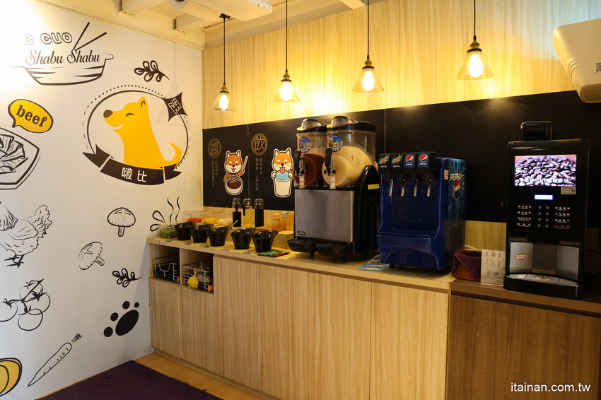 台中人氣網美級火鍋店跨足南部首家店!鍋物美、食材鮮、肉肉高顏值、五迷也愛朝聖「養鍋 Yang Guo 石頭涮涮鍋」台南文化店｜台南東區火鍋｜寵物友善餐廳 @台南好Food遊