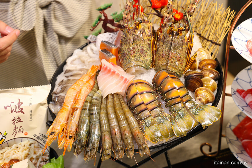 台中人氣網美級火鍋店跨足南部首家店!鍋物美、食材鮮、肉肉高顏值、五迷也愛朝聖「養鍋 Yang Guo 石頭涮涮鍋」台南文化店｜台南東區火鍋｜寵物友善餐廳 @台南好Food遊