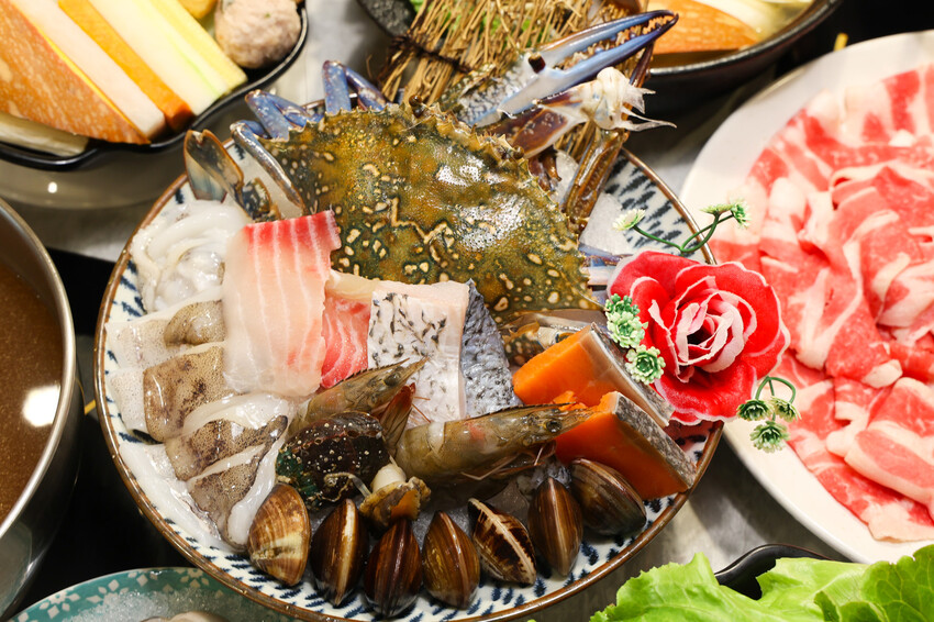 台中人氣網美級火鍋店跨足南部首家店!鍋物美、食材鮮、肉肉高顏值、五迷也愛朝聖「養鍋 Yang Guo 石頭涮涮鍋」台南文化店｜台南東區火鍋｜寵物友善餐廳 @台南好Food遊