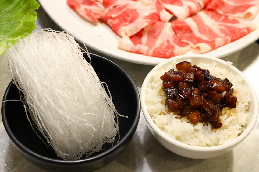 台中人氣網美級火鍋店跨足南部首家店!鍋物美、食材鮮、肉肉高顏值、五迷也愛朝聖「養鍋 Yang Guo 石頭涮涮鍋」台南文化店｜台南東區火鍋｜寵物友善餐廳 @台南好Food遊