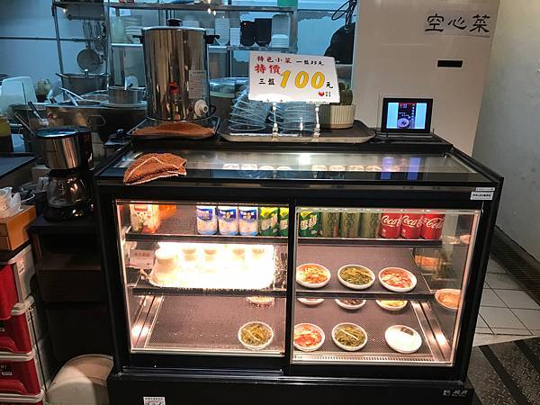 (忠孝復興)東區平價麻辣小吃 招牌百元套餐經濟實惠-燒匠食堂