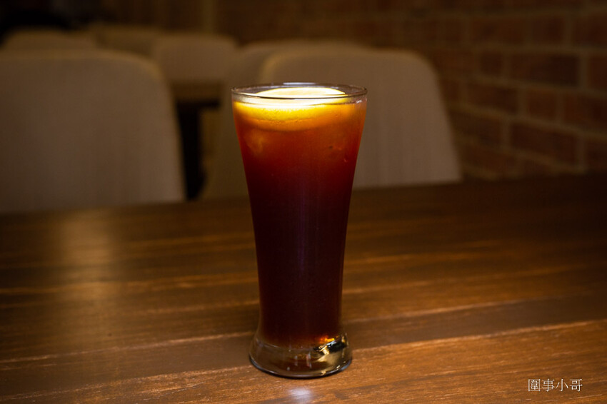 四季湯品港式下午茶開賣啦!不只有純正的香港煲湯,各式港點也不錯呢~再來杯楊枝甘露就太棒囉。(邀約 @圍事小哥的幸福相框 四季湯品港式下午茶開賣啦!不只有純正的香港煲湯,各式港點也不錯呢~再來杯楊枝甘露就太棒囉。(邀約 @圍事小哥的幸福相框