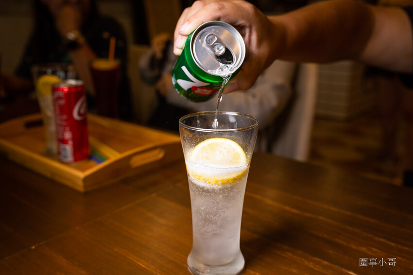 四季湯品港式下午茶開賣啦!不只有純正的香港煲湯,各式港點也不錯呢~再來杯楊枝甘露就太棒囉。(邀約 @圍事小哥的幸福相框 四季湯品港式下午茶開賣啦!不只有純正的香港煲湯,各式港點也不錯呢~再來杯楊枝甘露就太棒囉。(邀約 @圍事小哥的幸福相框