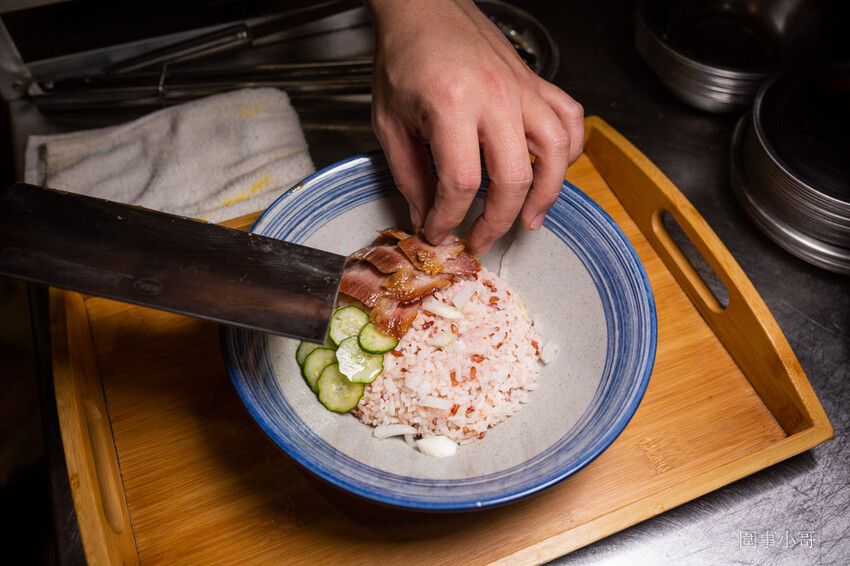 四季湯品港式下午茶開賣啦!不只有純正的香港煲湯,各式港點也不錯呢~再來杯楊枝甘露就太棒囉。(邀約 @圍事小哥的幸福相框 四季湯品港式下午茶開賣啦!不只有純正的香港煲湯,各式港點也不錯呢~再來杯楊枝甘露就太棒囉。(邀約 @圍事小哥的幸福相框