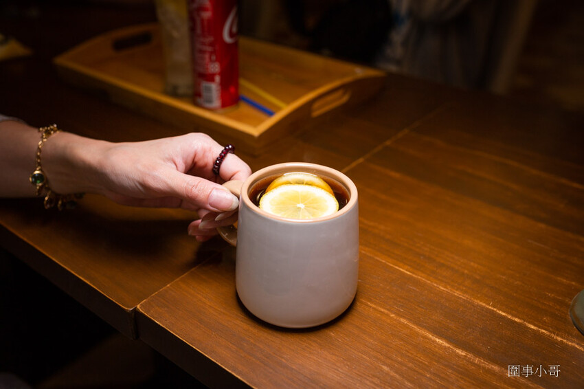 四季湯品港式下午茶開賣啦!不只有純正的香港煲湯,各式港點也不錯呢~再來杯楊枝甘露就太棒囉。(邀約 @圍事小哥的幸福相框 四季湯品港式下午茶開賣啦!不只有純正的香港煲湯,各式港點也不錯呢~再來杯楊枝甘露就太棒囉。(邀約 @圍事小哥的幸福相框