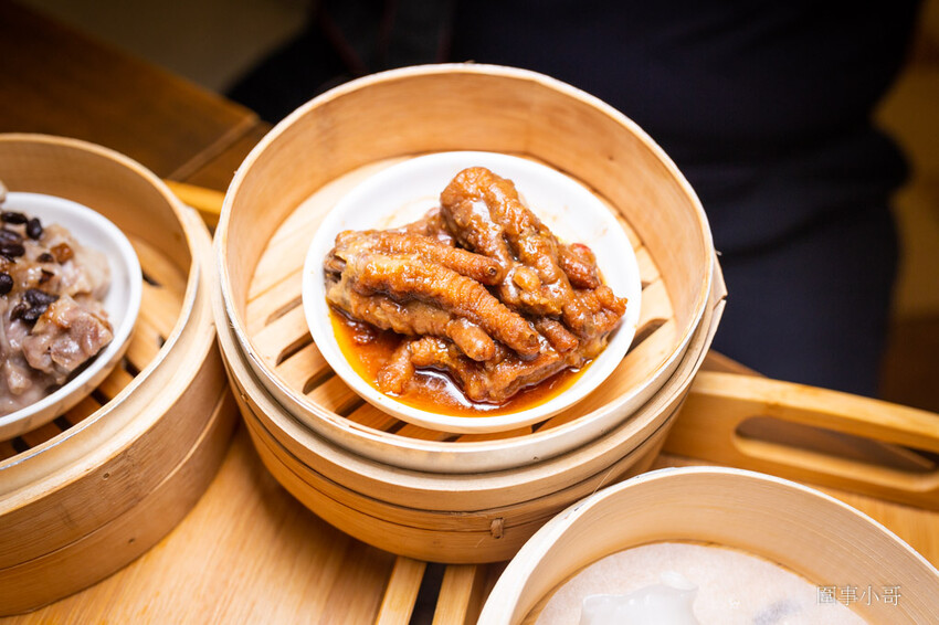 四季湯品港式下午茶開賣啦!不只有純正的香港煲湯,各式港點也不錯呢~再來杯楊枝甘露就太棒囉。(邀約 @圍事小哥的幸福相框 四季湯品港式下午茶開賣啦!不只有純正的香港煲湯,各式港點也不錯呢~再來杯楊枝甘露就太棒囉。(邀約 @圍事小哥的幸福相框