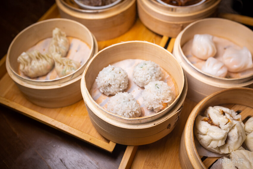 四季湯品港式下午茶開賣啦!不只有純正的香港煲湯,各式港點也不錯呢~再來杯楊枝甘露就太棒囉。(邀約 @圍事小哥的幸福相框 四季湯品港式下午茶開賣啦!不只有純正的香港煲湯,各式港點也不錯呢~再來杯楊枝甘露就太棒囉。(邀約 @圍事小哥的幸福相框