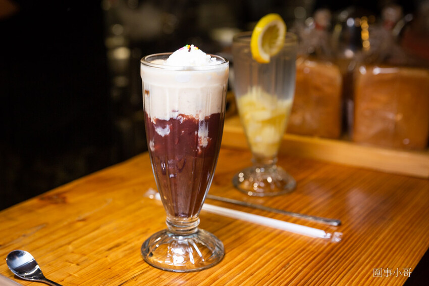 四季湯品港式下午茶開賣啦!不只有純正的香港煲湯,各式港點也不錯呢~再來杯楊枝甘露就太棒囉。(邀約 @圍事小哥的幸福相框 四季湯品港式下午茶開賣啦!不只有純正的香港煲湯,各式港點也不錯呢~再來杯楊枝甘露就太棒囉。(邀約 @圍事小哥的幸福相框