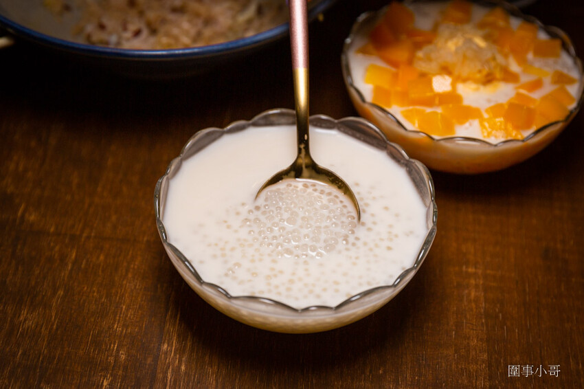 四季湯品港式下午茶開賣啦!不只有純正的香港煲湯,各式港點也不錯呢~再來杯楊枝甘露就太棒囉。(邀約 @圍事小哥的幸福相框 四季湯品港式下午茶開賣啦!不只有純正的香港煲湯,各式港點也不錯呢~再來杯楊枝甘露就太棒囉。(邀約 @圍事小哥的幸福相框