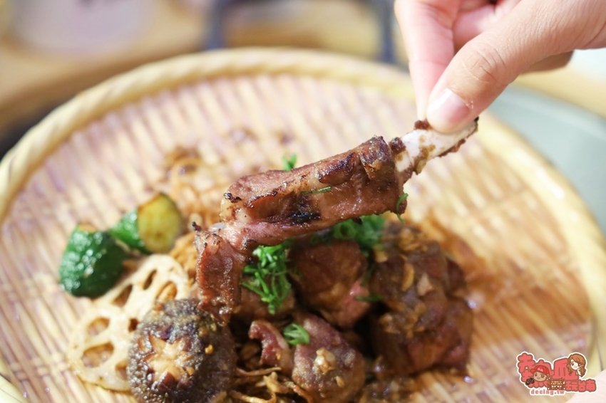 【台南美食】台南少見「江湖風味料理」！精緻味美讓人印象深刻，台南晚餐宵夜的好選擇：魚老鐵・烤魚 - 熱血玩台南。跳躍新世界