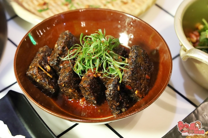 【台南美食】台南少見「江湖風味料理」！精緻味美讓人印象深刻，台南晚餐宵夜的好選擇：魚老鐵・烤魚 - 熱血玩台南。跳躍新世界