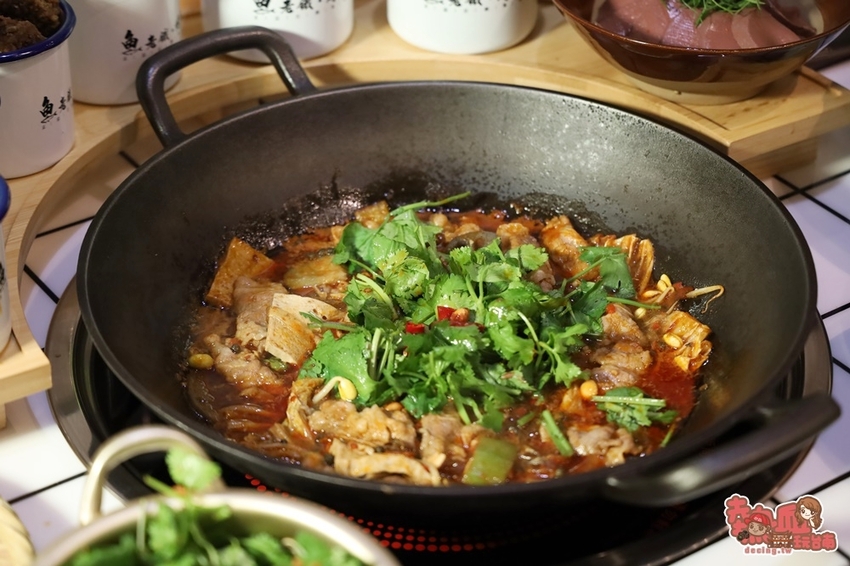 【台南美食】台南少見「江湖風味料理」！精緻味美讓人印象深刻，台南晚餐宵夜的好選擇：魚老鐵・烤魚 - 熱血玩台南。跳躍新世界