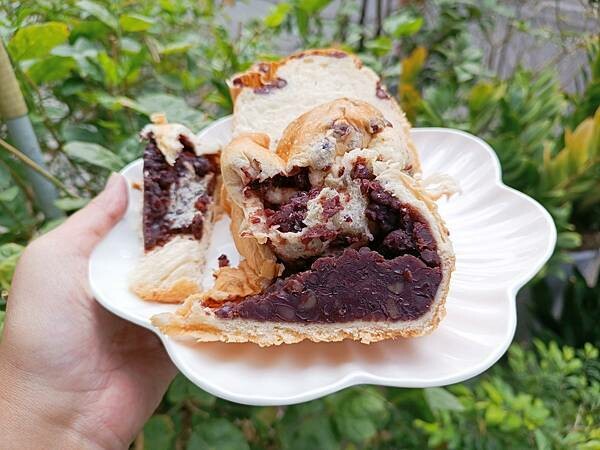 台東縣關山鎮關山必買必吃紅豆麵包~超!飽!滿~【火盛製餅舖】限量出爐,沒預定就看運氣吧~※關山必吃