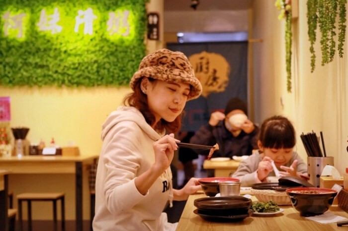 彰化平價美食/員林第一公有市場周圍吃喝走跳，推薦分享員林13間平價小吃美食，讓你從早吃到晚！