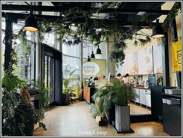 環狀線新北產業園區站 ‧  D'or Cafe 兜咖啡(森林