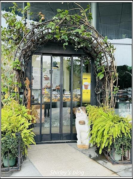 環狀線新北產業園區站 ‧  D'or Cafe 兜咖啡(森林