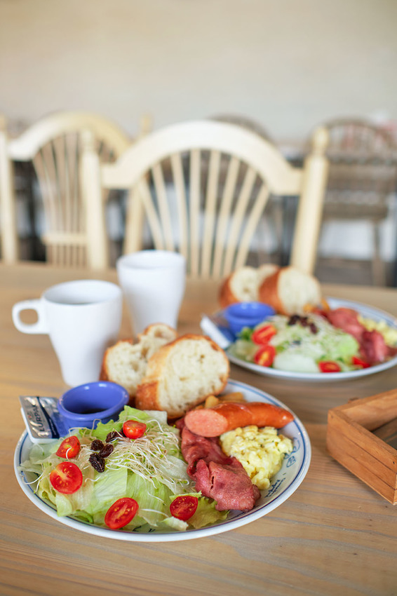 新竹民宿|大坪數、兒童遊戲區、挑高小閣樓和手工早餐,藏在北埔田野的歐風小屋|歐佳家民宿 - 食攝人生事務所