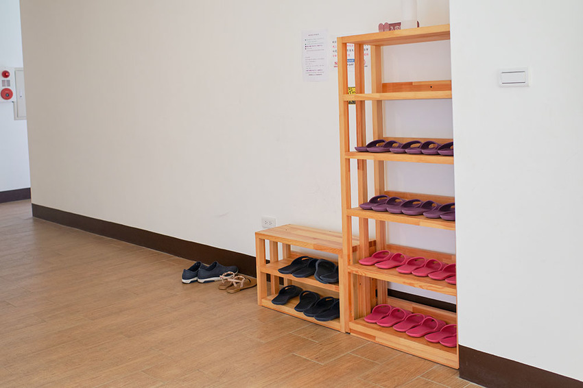 新竹民宿|大坪數、兒童遊戲區、挑高小閣樓和手工早餐,藏在北埔田野的歐風小屋|歐佳家民宿 - 食攝人生事務所